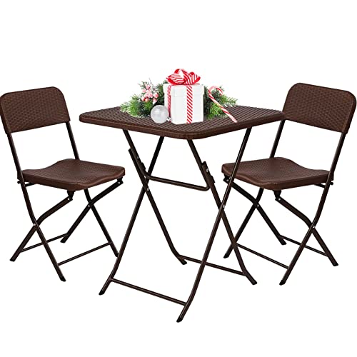 Salon de Jardin Exterieur, Salon de Jardin Pliables 2 Personnes - Set de Balcon en Aspect Rotin 2 Chaises et 1 Table - Cadre en Acier - Pieds en Caoutchou Cover