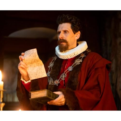 Ghosts UK S3.E1 ∙ Shedding Light on "The Bone Plot"