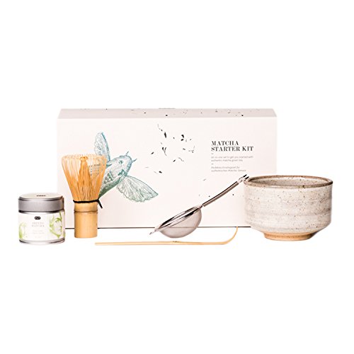 Set tutto in uno per iniziare davvero a godere il tè verde matcha autentico. Il set comprende una ciotola tradizionale matcha, un cucchiaio matcha, un colino matcha, una frusta matcha e, naturalmente, il nostro tè Shinto Matcha.