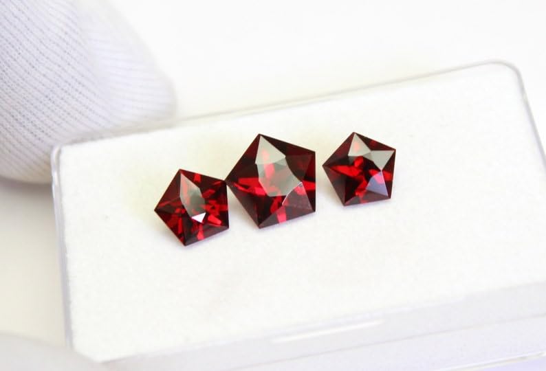 Grenat rouge naturel pentagone 8mm pour création de bijoux de prestige - 3
