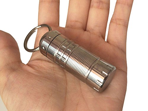 Latta Alvor Titane Boîte à pilules Cas Bouteille Pilulier Porte-clé Récipient étanche Mini Outils de Survie d'urgence, Non allergène, Livré avec Une boîte Cadeau Haut de Gamme (1)