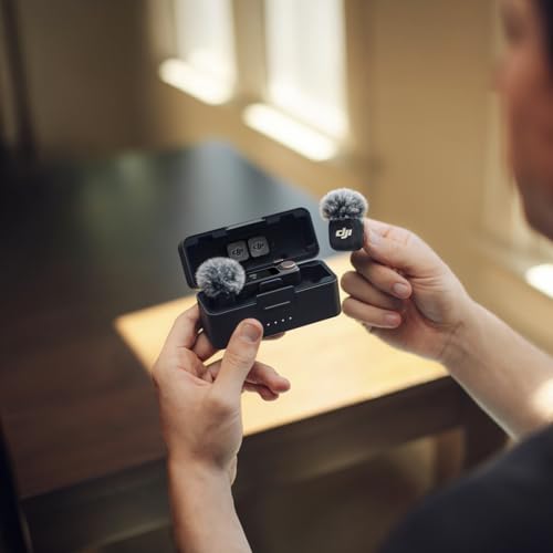 Image of DJI Mic 3 Combo + Silicone Case + Interview Stick + Selfie Light