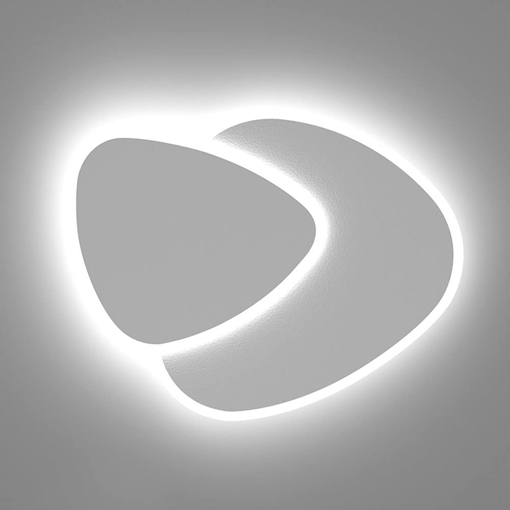 Plafonnier LED géométrique pour l'ambiance feutrée d'une salle à manger
