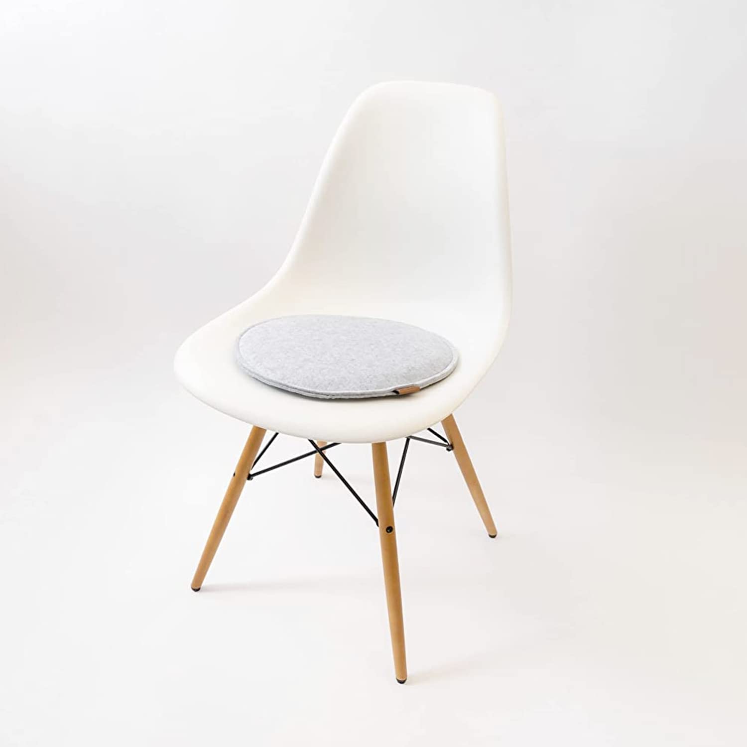 Miqio Design Filz Sitzkissen Rund mit Antirutschnoppen | 35cm | 4er-Set | Indoor und Outdoor | Nachhaltig aus recycelten PET Flaschen | Waschbare Stuhlkissen rutschfest | beige