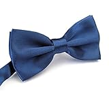 PRE-ATADO CON TAMAÑO AJUSTABLE. Con un nudo perfecto ya en su lugar y una correa ajustable para adaptarse a un cuello de hasta 20 pulgadas, que garantiza el mejor ajuste posible, este clásico corbatín es elegante sin esfuerzo.