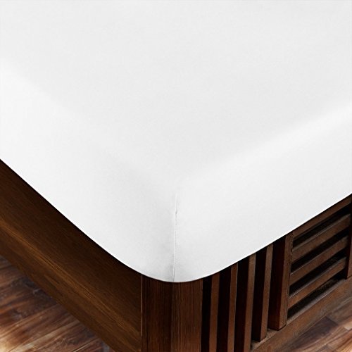 Best Fitted Sheets that Stay Tight on a Mattress (Reviews 2022