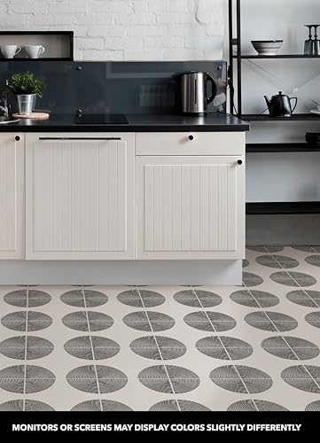 Carreaux de sol lumineux à décoller et à coller pour transformer un sol terne et sombre