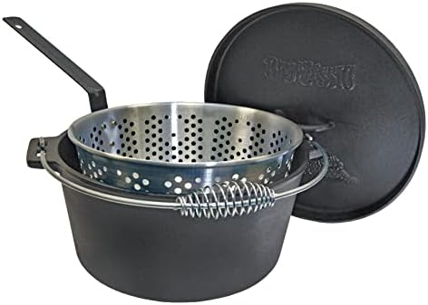 Bayou Classic Cast Iron Dutch Oven