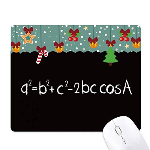Tapis de souris triangulaire avec formules mathématiques pour optimiser votre espace de jeu