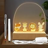 Packungsinhalt: Selbstgeschnitztes Tier-Nachtlicht, eine 15*17,5CM*3,3MM Acrylplatte, ein 15*4,5*3CM Holzsockel mit 96CM Schnur (mit einem Ein/Aus-Schalter in der Mitte), ein weißer Kreidestift und ein Kratzstift in einer Box.