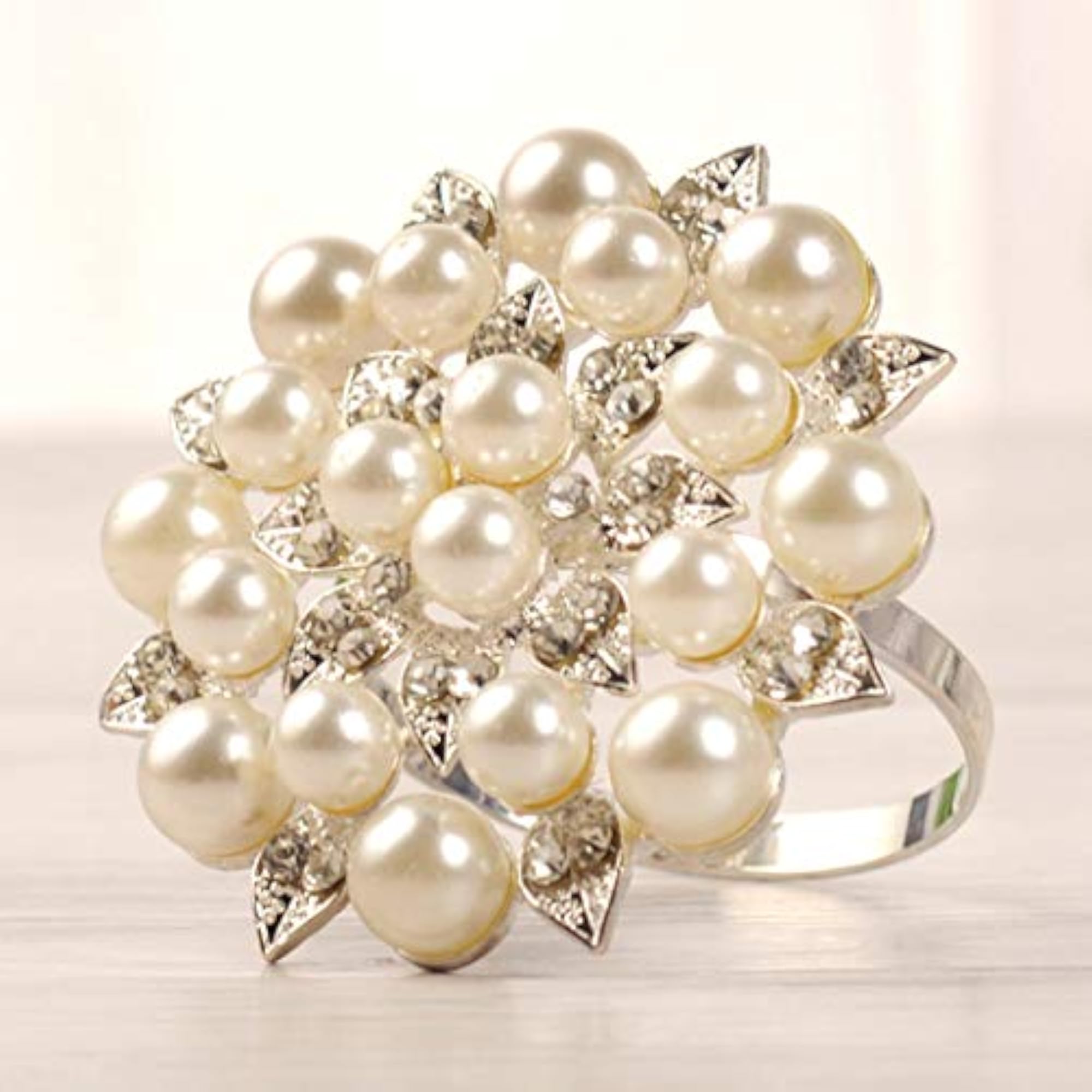Crystal Napkin Circle with Fake Pearl Decoration