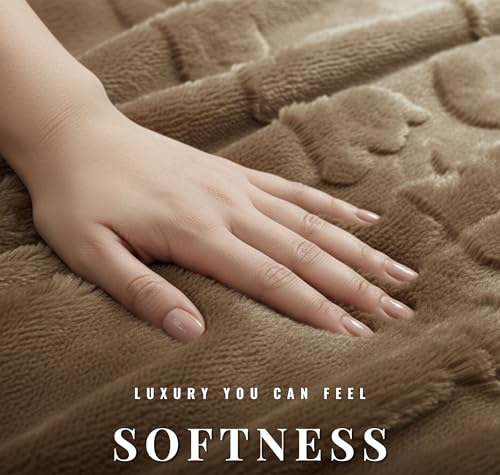 Image of VAS COLLECTIONS Faux Fur Jacquard Tufted Sherpa Blanket | 600 GSM Heavyweight Ultra-Soft & Super Warm Double Bed Blanket | 225 x 220 cm | 5D Embossed Floral Design | Heavy Winter Use - 3 kg, Brown