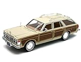 Motormax 1979 Chrysler LeBaron Town and Country Wagon 1/24 Scale Diecast Model Car Beige with Woodie Siding