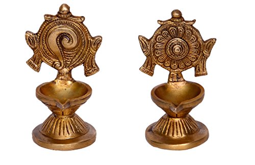 Purpledip Brass Aarti Diya Set: Shankha Chakra Oil Lamps for Home Temple (10460), Gold, Large