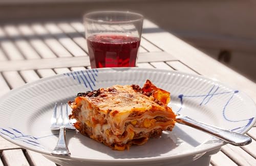 Jokari 9x13 Inch Thermal Ridge Baking Pan with Center Heating Spine to Promote Even Baking for Lasagnas, Cakes, Casseroles and More. No More Soggy Centers or Unevenly Baked Meals or Desserts