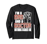 Papa Médecin Rien ne Me Fait Peur Phrase Drôle est parfait pour Noël, Halloween, Thanksgiving, Nouvel An, Pâques, anniversaire, fête des pères, fête des mères ou autre occasion. Héros en blouse blanche.