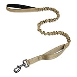 Materiales durables y ligeros: Longitud: 95cm -125cm; Ancho: 2.5cm. rabbitgoo Correa para Perro Elástica Tactical está hecha de material de nylon de primera calidad, lo que permite soportar una fuerte tensión. Con correas de costura de doble capa, asas de poliéster suave y gancho de metal, la correa es resistente para un uso a largo plazo. Esta correa liviana es conveniente de llevar y adecuada para el entrenamiento de perros pequeños, medianos y grandes o para el uso diario.