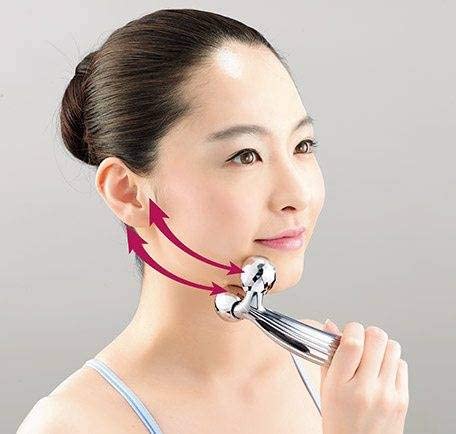 ReFa CARAT RAY FACE |Deluxe face, neck & décolletage roller |Facial Roller | Firming | Reduces Appearance of Wrinkles | Line Smoothing Device | Microcurrent Treatment
