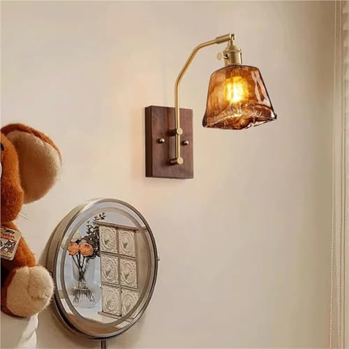 Apliques de pared de latón dorado y cristal de diseño sofisticado 4