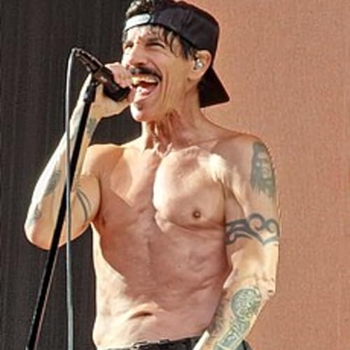 Red Hot Chili Peppers' Anthony Kiedis Biopic Announced, Metallica's 'St. Anger' Piss-Take + MORE Podcast Por  arte de portada