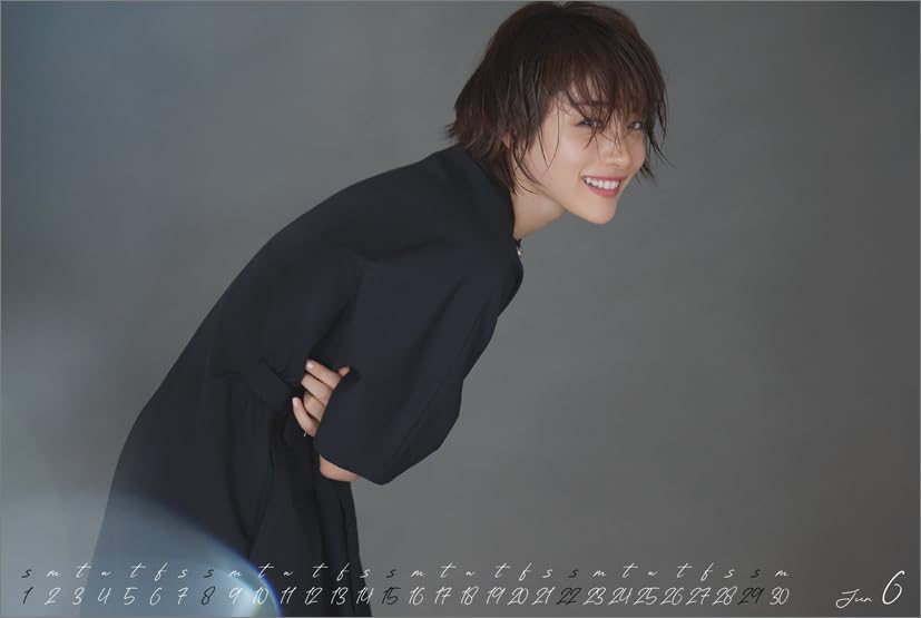 石原さとみ　2004年　カレンダー　美品　【匿名配送】 石原さとみ 2004年 カレンダー 美品 【匿名配送】｜Yahoo!フリマ