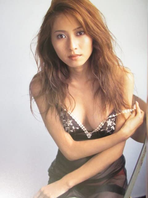 Amazon.co.jp: 榎本加奈子 写真集 美麗 MEIRAI 初版 帯付 : おもちゃ