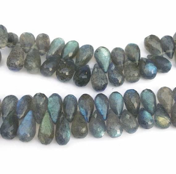 Labradorite naturelle de qualité supérieure en larmes facettées