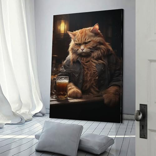 Affiche d'art de chat de bière suspendue dans un salon chaleureux et moderne