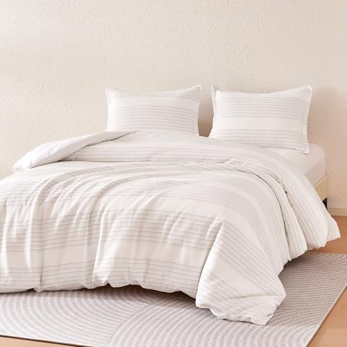 Amazon Basics Waffle Weave Microfiber 3-Piece Duvet Cover Set, Includes 1 Duvet Cover and 2 Pillow Shams, Queen, Dark Grey Striped
