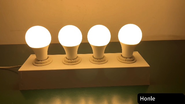 BrightArk 7W E27 12V-85V LED Laagspanningslamp, Warm Wit 3000K, Gelijk aan 60W E27 Edison-schroefdraad, Ideaal voor Off-Grid Zonne-energie Batterijsysteem, Campers en Maritieme Verlichting