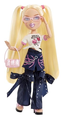 Bratz Stylin' Cloe - Fashion Doll with Customisable T-Shirt for You Comes with Accessories, Cute Toys for Girls Pink - Image 4