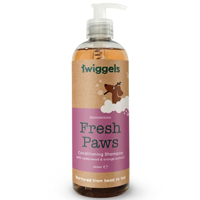 Twiggels Fresh Paws conditioning dog shampoo for smelly dogs: deodorising dog shampoo with cedarwood and orange extract; odour neutralising; made in the UK, 500ml