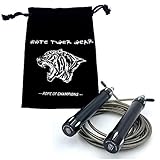 ✔️ FÜR JEDEN GEEIGNET - Unser Springseil eignet sich für Kinder und Erwachsene, Damen & Herren, Indoor & Outdoor, MMA, Crossfit & Boxen, Profi & Anfänger. Ob Zuhause oder im Gym Workout mit unserem Speedrope steigern Sie Ihre Fitness im Handumdrehen.