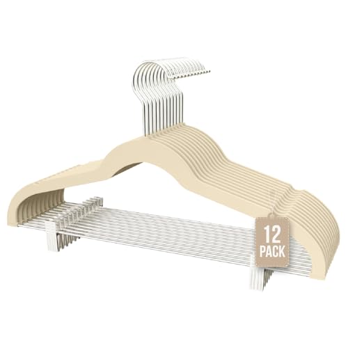 Com-Fort House- Perchas Terciopelo Con Pinzas Antideslizantes- Color Beige 12 Unidades- 2 Clips Ajustables - Para Pantalones, Faldas Y Más - Gancho Giratorio 360 Ahorra Espacio