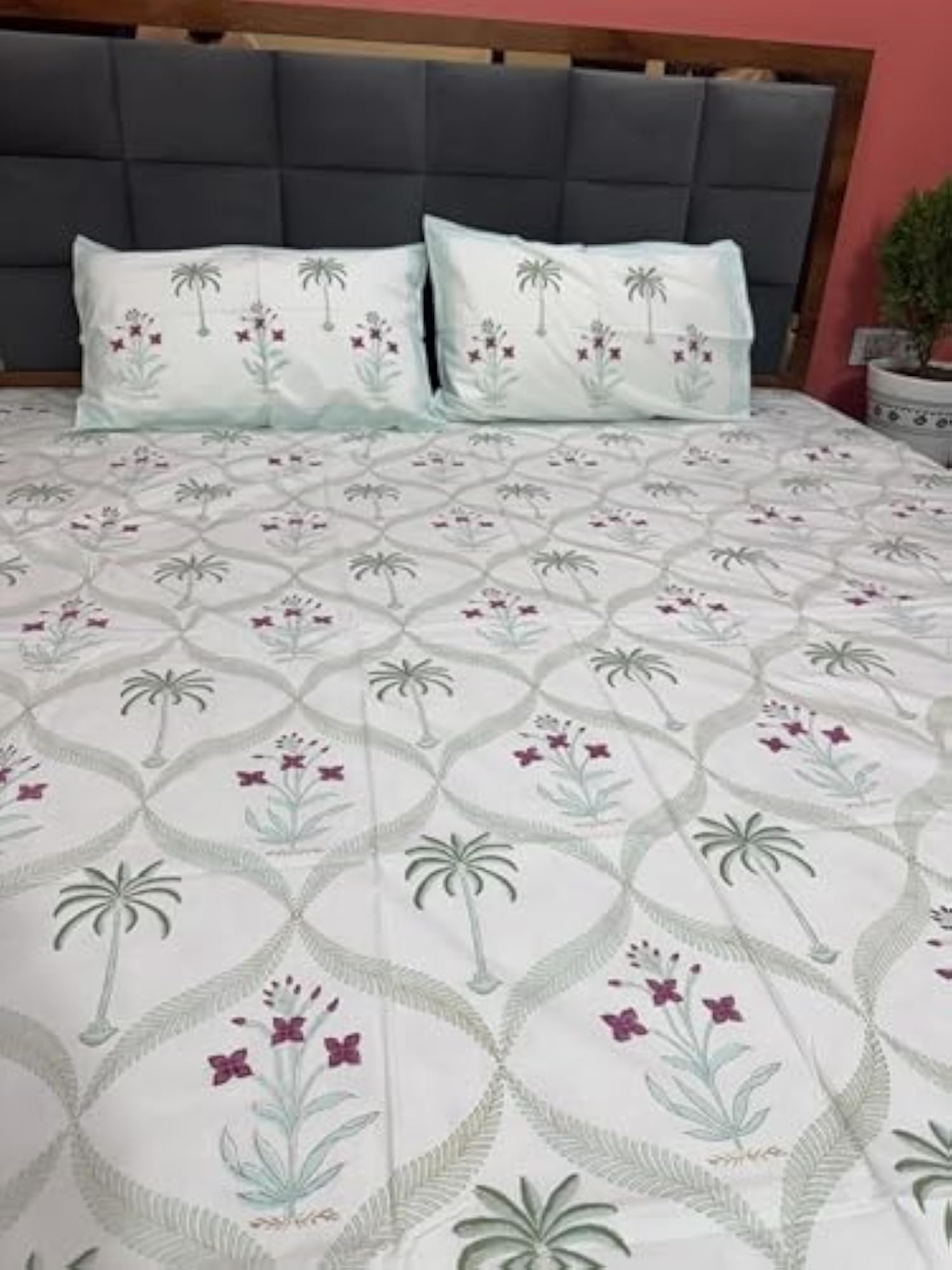 Hand Block VANIKA Palm 240 TC Cotton Queen Size Bedsheet