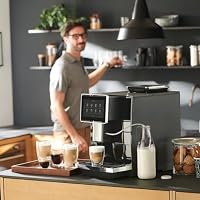 Tchibo Office Kaffeevollautomat mit Wasserfilter, Keramikmahlwerk, Farb-Touchdisplay, 1500 Watt, cremige Milchschaumfunktion, 2 L Wassertank, 30 Tassen am Tag, Schwarz – Ansicht 3