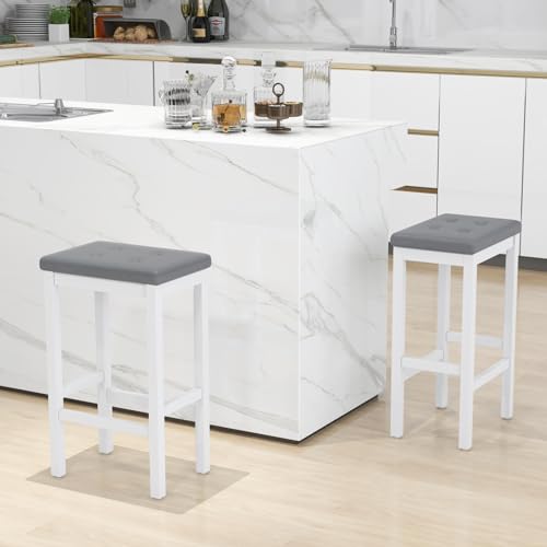 GOFLAME Butaco 24 Pulgadas Set de 2, Banquetas de Altura para Barra con Asiento de Cuero PVC Capitoneado y Reposapiés, Sillas Tapizadas para Pub con Estructura de Madera de Caucho Gris y Blanco miniatura 2