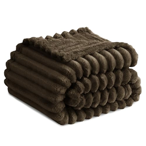 RUIKASI Fleece Throw Blanket for Sofa - Single Fluffy Brown Throws for Sofas Large Soft Warm Blanket Throw for Couch Luxury Decorative Ribbed Bed Blanket 130x150cm