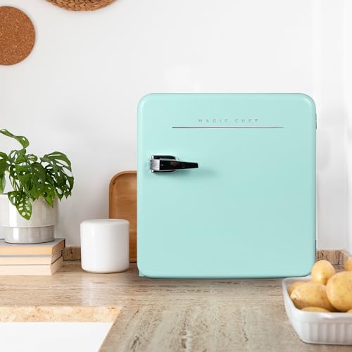 Magic Chef MCR16CHM 1.6 Cubic Feet Retro Style Mini Fridge thumb #5