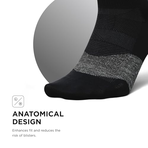 Image of Feetures Elite Light Cushion Quarter Solid - Sport Sock with Targeted Compression