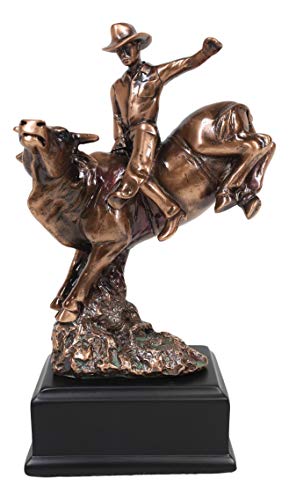 Estatua de vaquero montando toro en bronce sepia