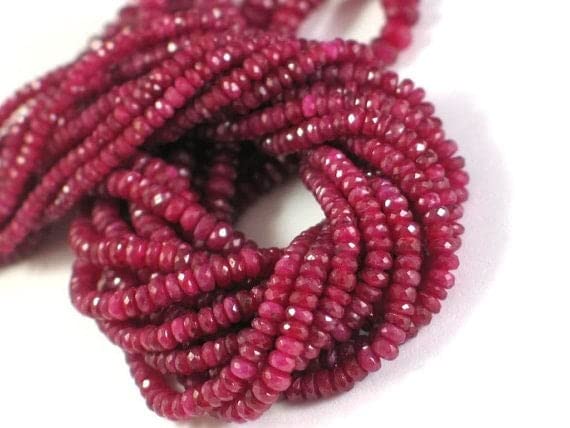 Ruby Micro Roundel Faceted fil de perles de rubis pour l'enfilage de bijoux