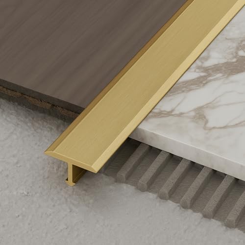 VERSATILITÀ DI APPLICAZIONE UNIVERSALE: Una soluzione tecnica e decorativa ideale per connettere svariate superfici come piastrelle ceramiche, legno, pietra naturale e pannelli laminati, perfetta anche per la finitura dei bordi del pavimento e la protezione degli angoli.