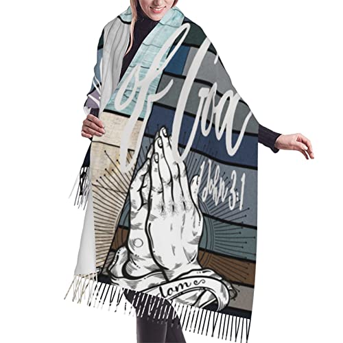 Lo scialle è un regalo caloroso per la tua famiglia, i tuoi amici e persino per te stesso in occasione del Ringraziamento, Natale, compleanni, festa della mamma, San Valentino o altri giorni speciali. Questa sciarpa da preghiera è un copricapo essenziale per i luoghi climatizzati come ufficio, chiesa, ristorante, aereo, teatro, supermercato e crociera, oltre ad essere un bellissimo complemento al tuo abbigliamento rilassato da giorno.