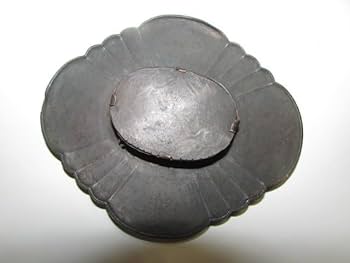 親族の蔵出し品です、江戸時代三段家紋入足台付き重箱、共箱付き、 親族の蔵出し品です、江戸時代三段家紋入足台付き重箱、共