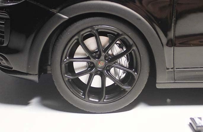 Porsche Cayenne Turbo 1/18 Noire – Motormax, Modèle Diecast Avec Défaut Pare-brise