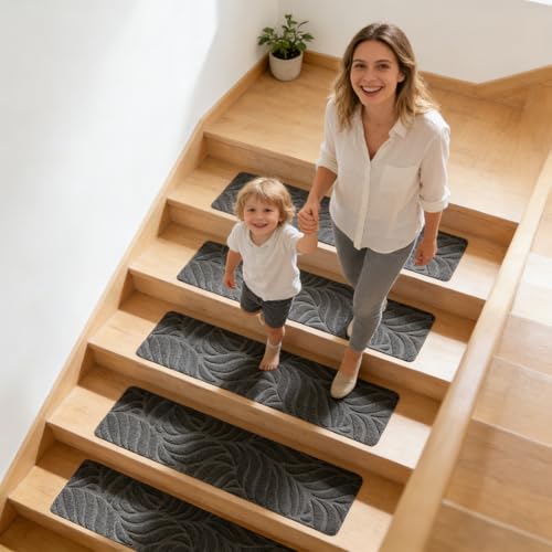 ALKNOT 15 Stück Treppenstufen Matten, 76cmx20cm Stufenmatten Selbstklebend für Holzstufen, 100% Polyester TPE -Rücken Treppenteppich für Kinder, Älteste und Haustiere (Dunkelgrau)
