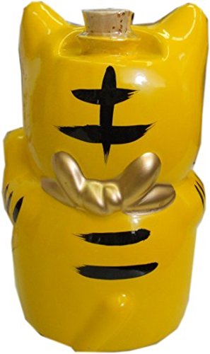 Amazon.co.jp: 招き猫ボトル 麦焼酎いらっしゃい 720ml 25度