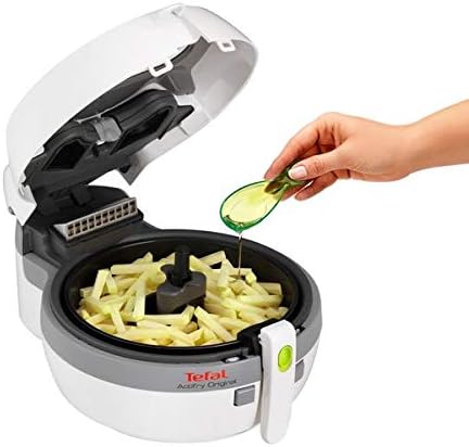 Adding oil and ingredients to Tefal ActiFry