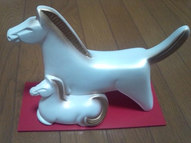 Amazon.co.jp: 陶器 置物 白馬 : Home & Kitchen